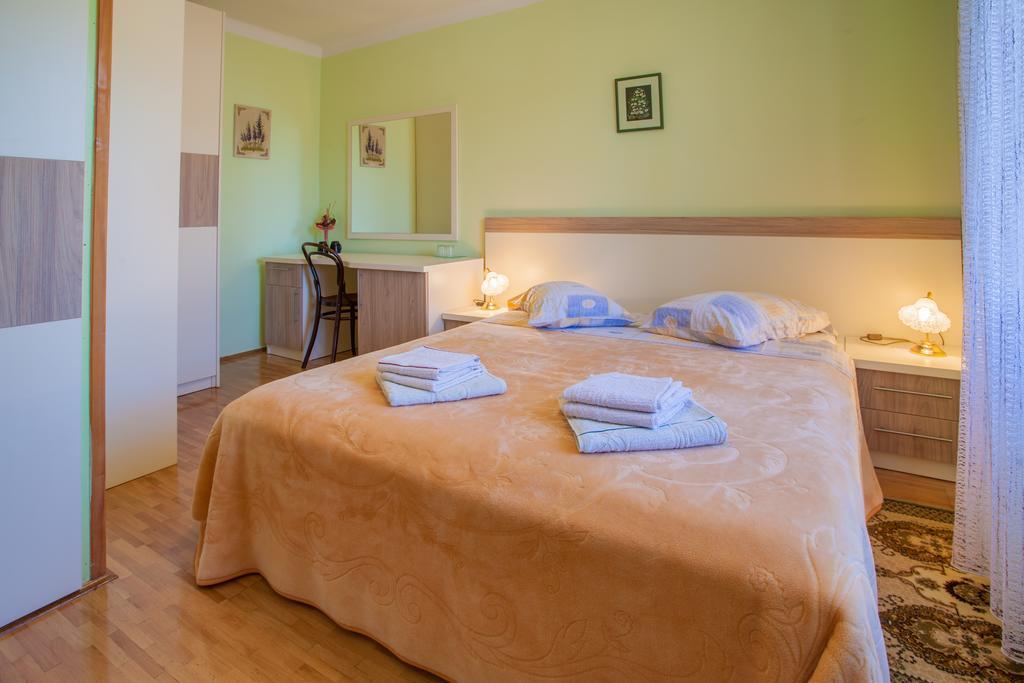 Rooms Kucic Cres Exterior foto